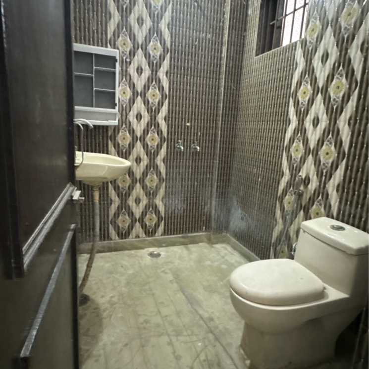 Bathroom, chattarpur 1 Bedroom 450 Sq.Ft. Builder Floor In Chattarpur Delhi 9436864