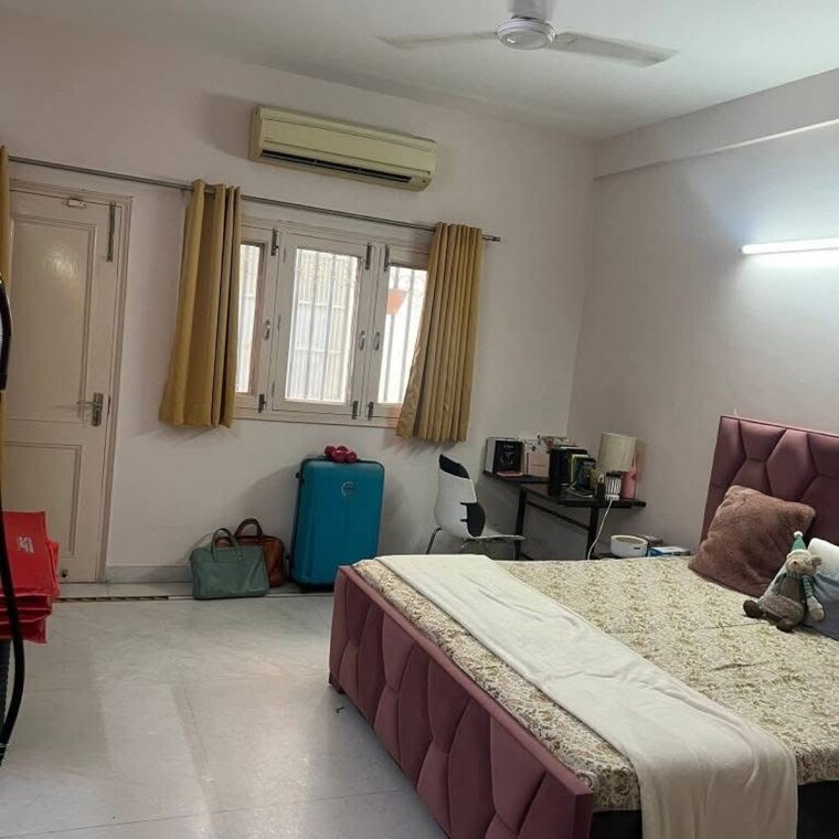 Bedroom, risland-sky-mansion 2 Bedroom 1000 Sq.Ft. Builder Floor In Chattarpur Delhi 9436937