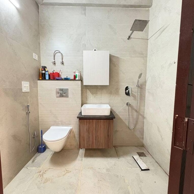 Bathroom, risland-sky-mansion 2 Bedroom 1000 Sq.Ft. Builder Floor In Chattarpur Delhi 9436937