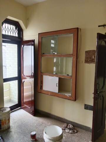 Room in 1.5 BHK Independent House at Sector 12 – for Rent