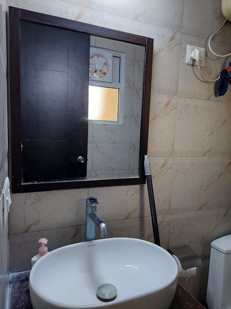 Bathroom, landcraft-golflink-villas 3 Bedroom 1600 Sq.Ft. Apartment In Pandav Nagar Ghaziabad 9436936