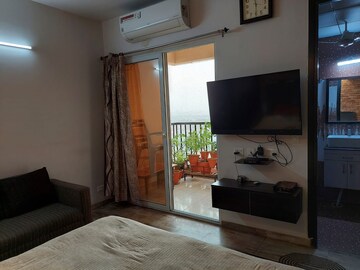 Bedroom in 3 BHK Apartment at Landcraft Golflink Villas, Pandav Nagar – for Rent