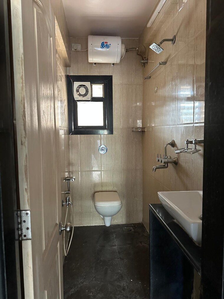 Bathroom, ashoka-apartments-colaba 3 Bedroom 1100 Sq.Ft. Apartment In Colaba Mumbai 9437009