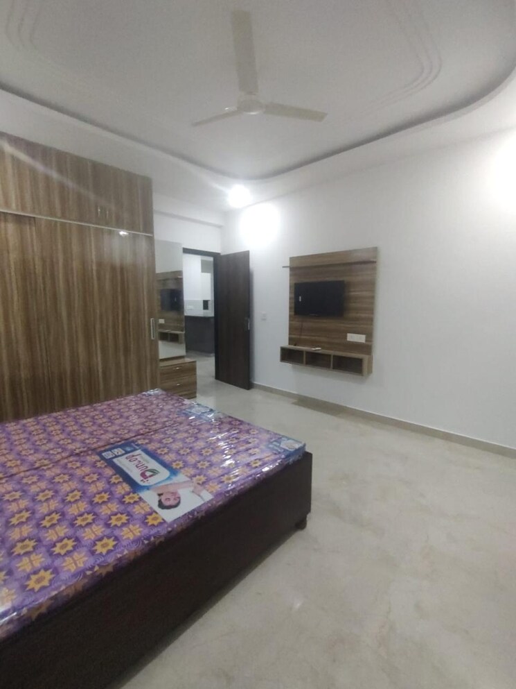 Bedroom, essentia-homes 3 Bedroom 1800 Sq.Ft. Apartment In Vip Road Zirakpur 9437152
