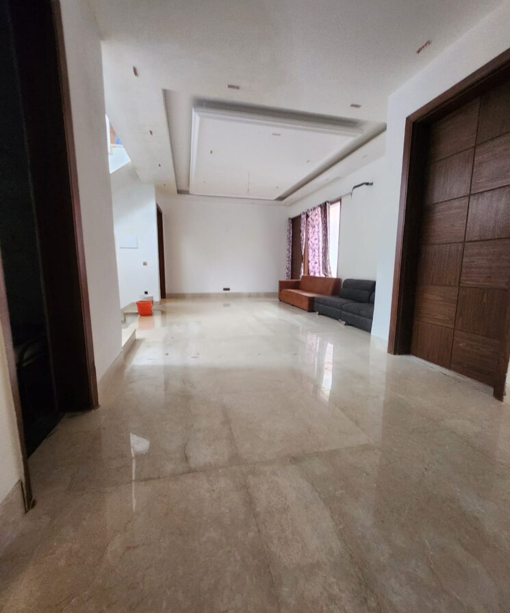 Room, boutique-residential-apartments-g-88 5 Bedroom 500 Sq.Yd. Independent House In Saket Delhi 9437300