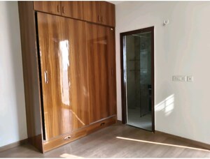Room in 3 BHK Apartment at Hero Homes Gurgaon, Sector 104 – for Sale