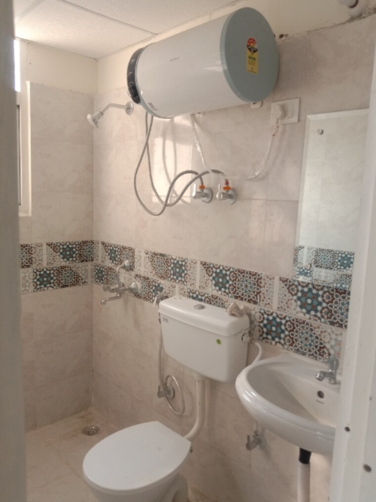 Bathroom, signature-global-prime 2 Bedroom 834 Sq.Ft. Apartment In Sector 63a Gurgaon 9437377