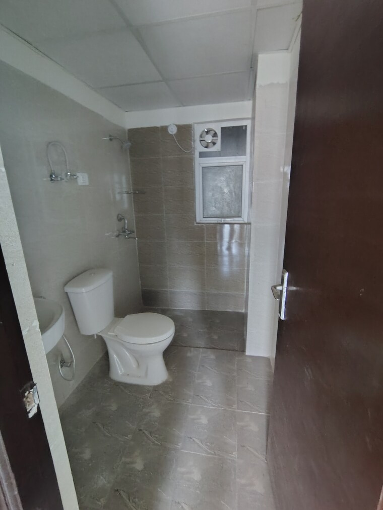 Kitchen, amrapali-centurian-park 3.5 Bedroom 1670 Sq.Ft. Apartment In Tech Zone 4 Greater Noida Greater Noida 9437441