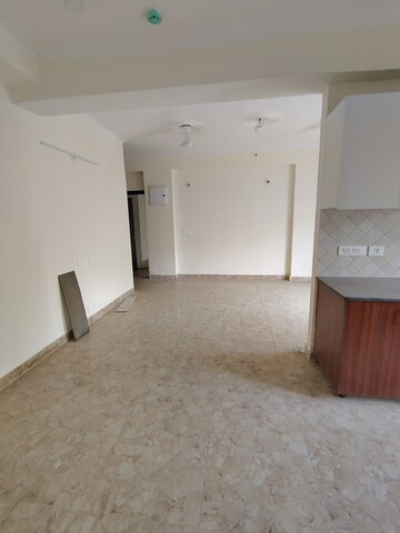 Furnished Amenities in 3.5 BHK Apartment at Amrapali Centurian Park, Tech Zone 4 Greater Noida – for Sale