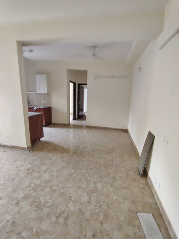 Furnished Amenities in 3.5 BHK Apartment at Amrapali Centurian Park, Tech Zone 4 Greater Noida – for Sale