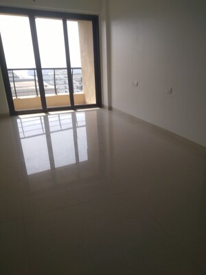 Room in 2 BHK Apartment at K Raheja Interface Heights, Malad West – for Rent