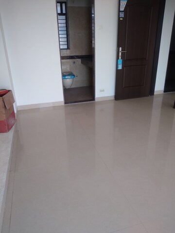 Furnished Amenities in 2 BHK Apartment at K Raheja Interface Heights, Malad West – for Rent