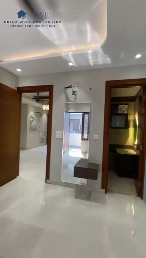 4 BHK + Servant Room Builder Floor For Sale in Parklands