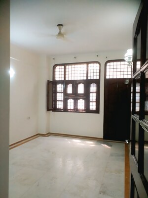 Room in 2 BHK Builder Floor at New Rajinder Nagar – for Rent