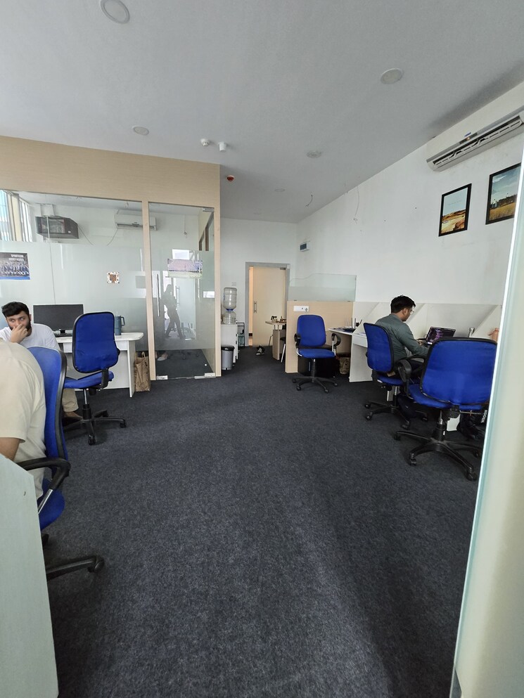 Team Area, platinum-techno-park Commercial Office Space 950 Sq.Ft. In Vashi Sector 30 Navi Mumbai 9437500
