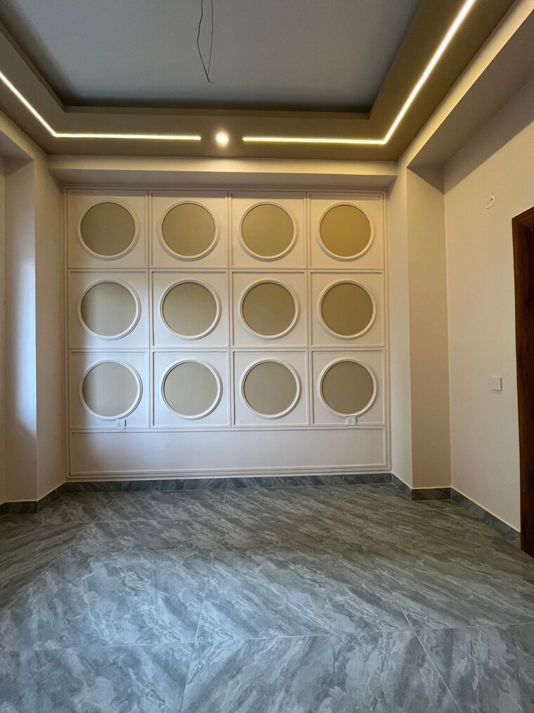 Room, canal road 3 Bedroom 2000 Sq.Ft. Builder Floor In Canal Road Dehradun 9437586