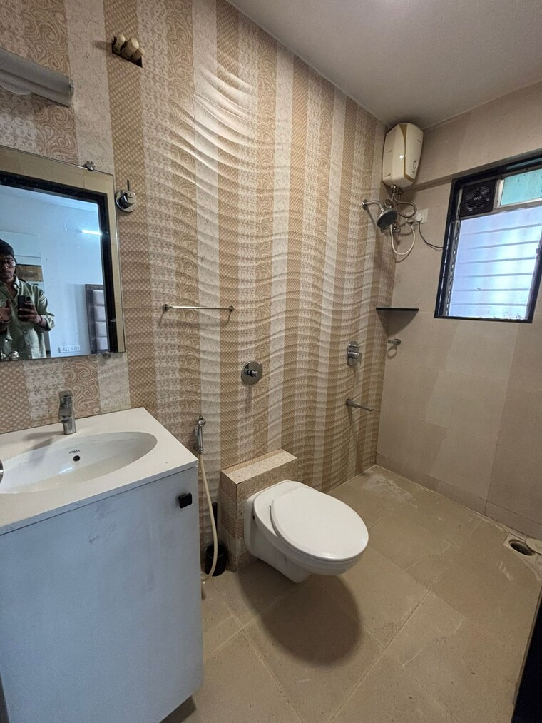 Bathroom, om-jeevandeep-chs 3 Bedroom 1250 Sq.Ft. Apartment In Chembur Mumbai 9437593