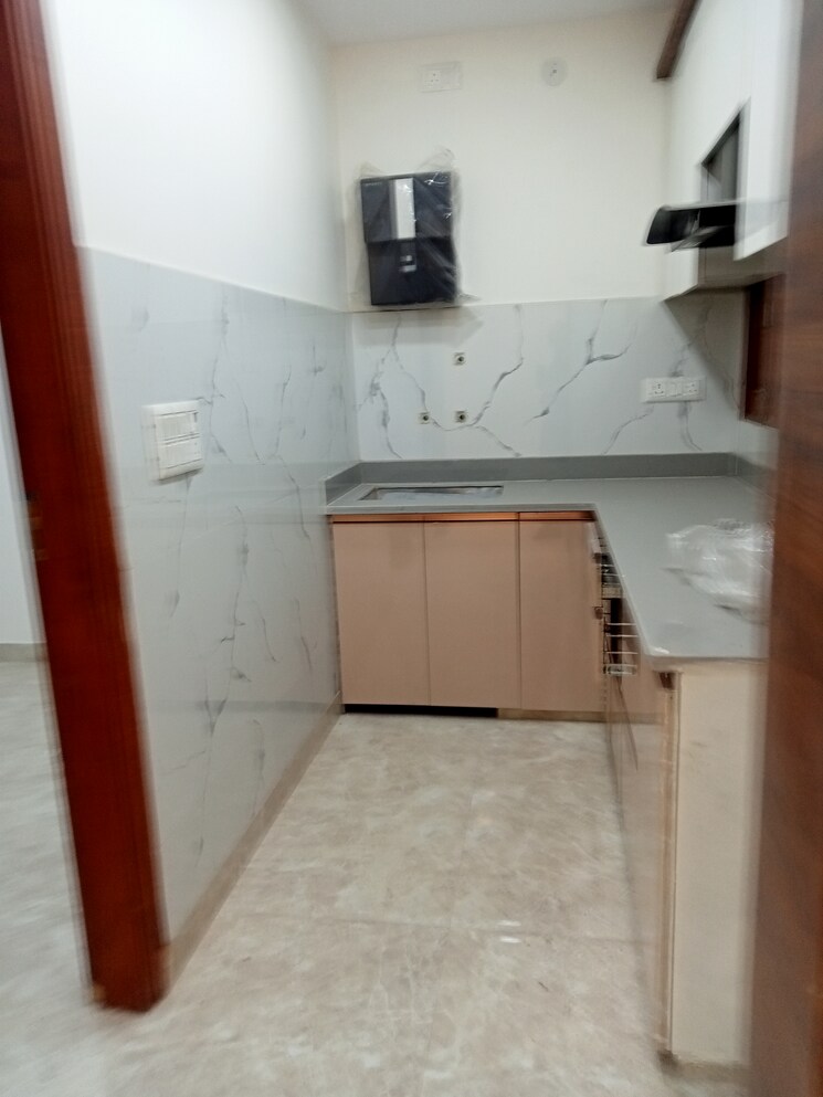 Kitchen, mahavir enclave 1 2 Bedroom 582 Sq.Ft. Builder Floor In Mahavir Enclave 1 Delhi 9437592