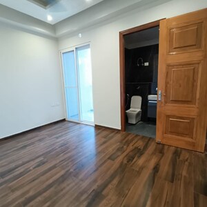 Room in 3 BHK Apartment at Siddharth Vihar – for Rent