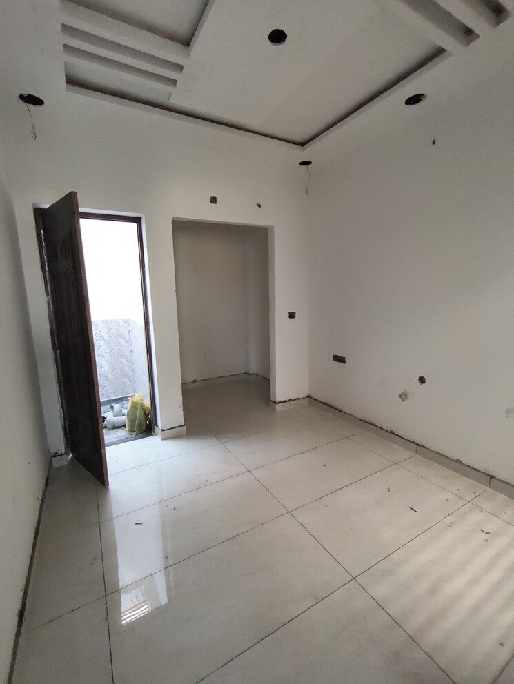 Room, fazullaganj 3 Bedroom 1000 Sq.Ft. Independent House In Fazullaganj Lucknow 9437611