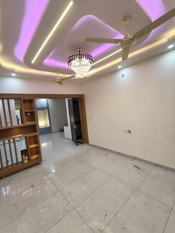 Room in 3 BHK Independent House at Fazullaganj – for Sale