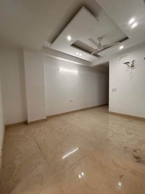 Room in 2 BHK Builder Floor at Palm Residency Chhatarpur, Chattarpur – for Rent