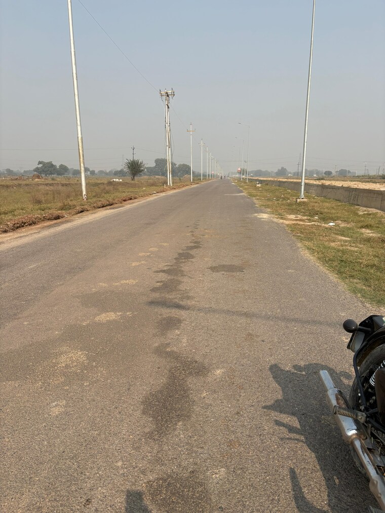 undefined, mant Commercial Land 4050 Sq.Mt. In Mant Mathura 9437623