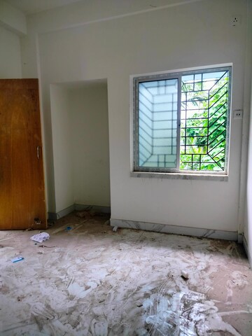 Room in 2 BHK Apartment at Haridevpur – for Sale