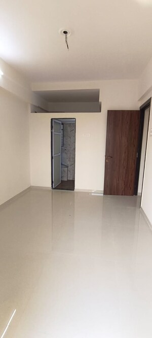 Room in 2 BHK Apartment at Tharwani Solitaire, Kalyan West – for Sale