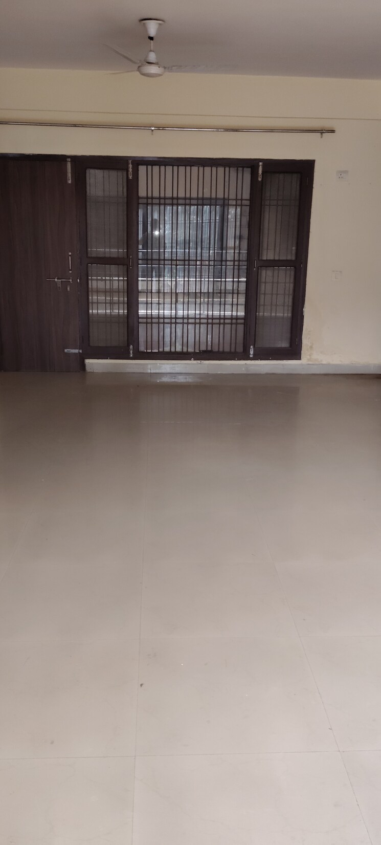 Room, puri-pranayam 3 Bedroom 1693 Sq.Ft. Apartment In Sector 82 Faridabad 9437628
