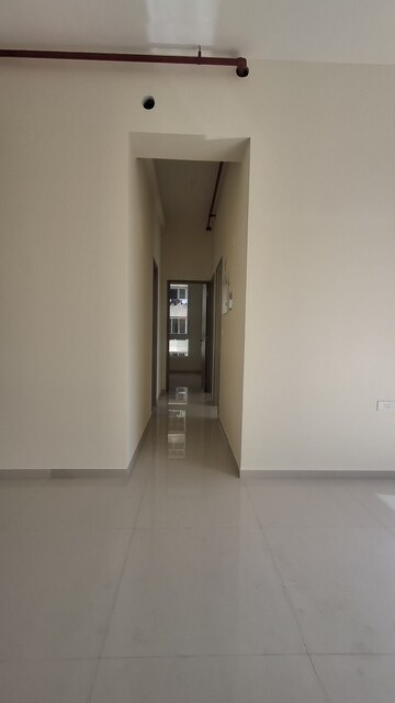 Room in 2.5 BHK Apartment at Wadhwa TW Gardens, Kandivali East – for Sale