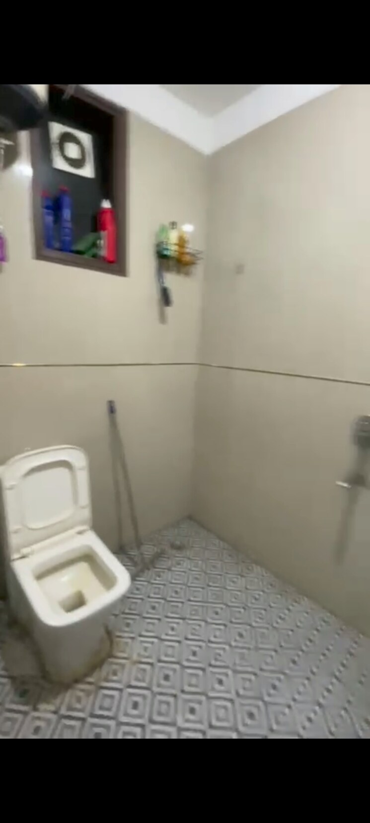 Bathroom, chattarpur 2 Bedroom 830 Sq.Ft. Builder Floor In Chattarpur Delhi 9437823