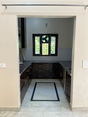 Furnished Amenities in 2 BHK Builder Floor at Sector 45 – for Rent