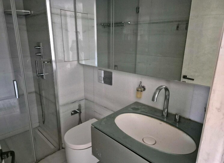 Bathroom, lodha-world-crest 3 Bedroom 1783 Sq.Ft. Apartment In Worli Mumbai 9437778