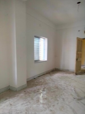 Room in 3 BHK Apartment at Haridevpur – for Sale