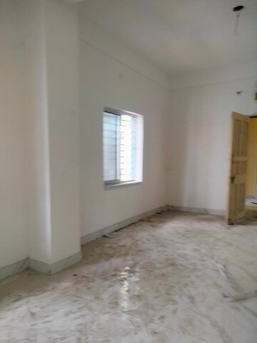 Room in 3 BHK Apartment at Haridevpur – for Sale