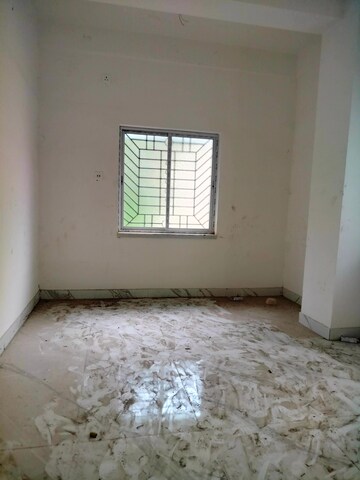 Room in 3 BHK Apartment at Haridevpur – for Sale