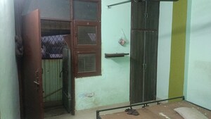 Room in 1 BHK Builder Floor at Vaishali Sector 5 – for Rent