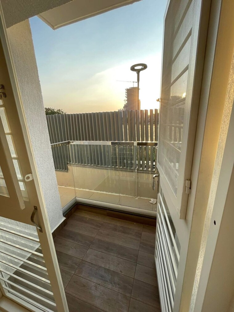 Balcony, yashwin-orizzonte 3 Bedroom 950 Sq.Ft. Apartment In Kharadi Pune 9437821