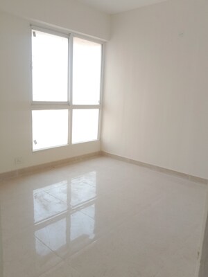 Room in 2 BHK Apartment at Signature Global Prime, Sector 63a – for Rent