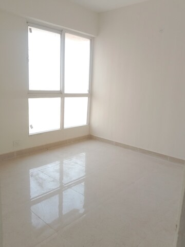 Room in 2 BHK Apartment at Signature Global Prime, Sector 63a – for Rent