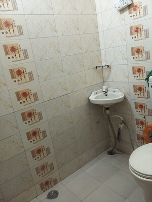 Bathroom in 1 RK Builder Floor at RWA Apartments Sector 50, Sector 50 – for Rent