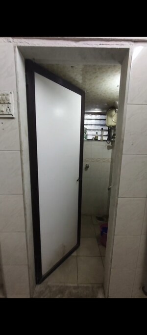 Building Lobby in 1 BHK Apartment at Sheetal Apartment Byculla, Byculla – for Rent