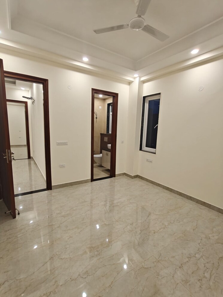 Room, sector 28 3 Bedroom 2436 Sq.Ft. Apartment In Sector 28 Gurgaon 9437826