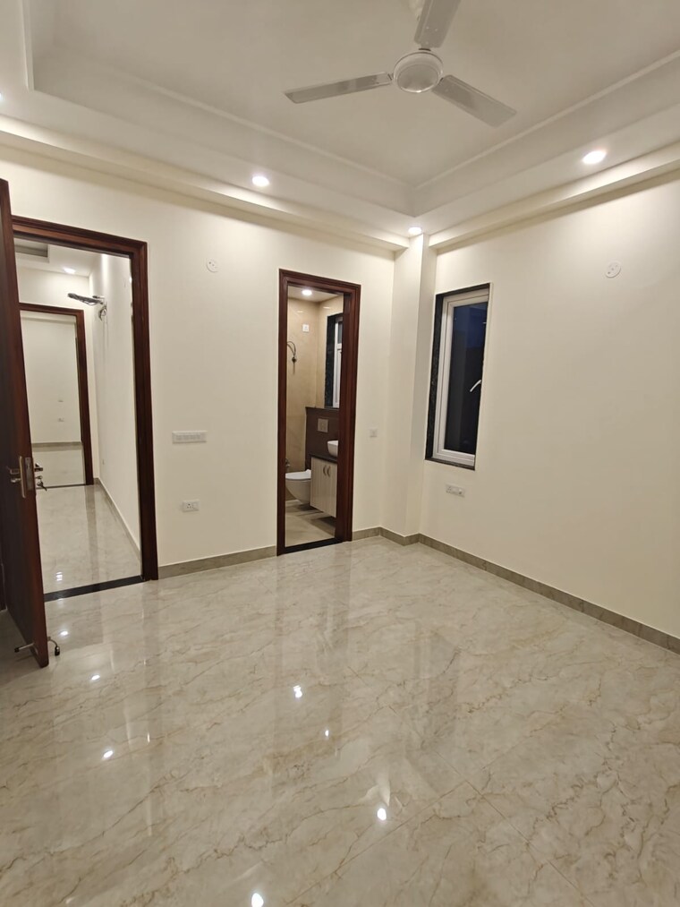Room, sector 28 3 Bedroom 2436 Sq.Ft. Apartment In Sector 28 Gurgaon 9437826