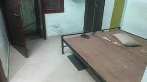 Room in 1 BHK Builder Floor at Vaishali Sector 5 – for Rent