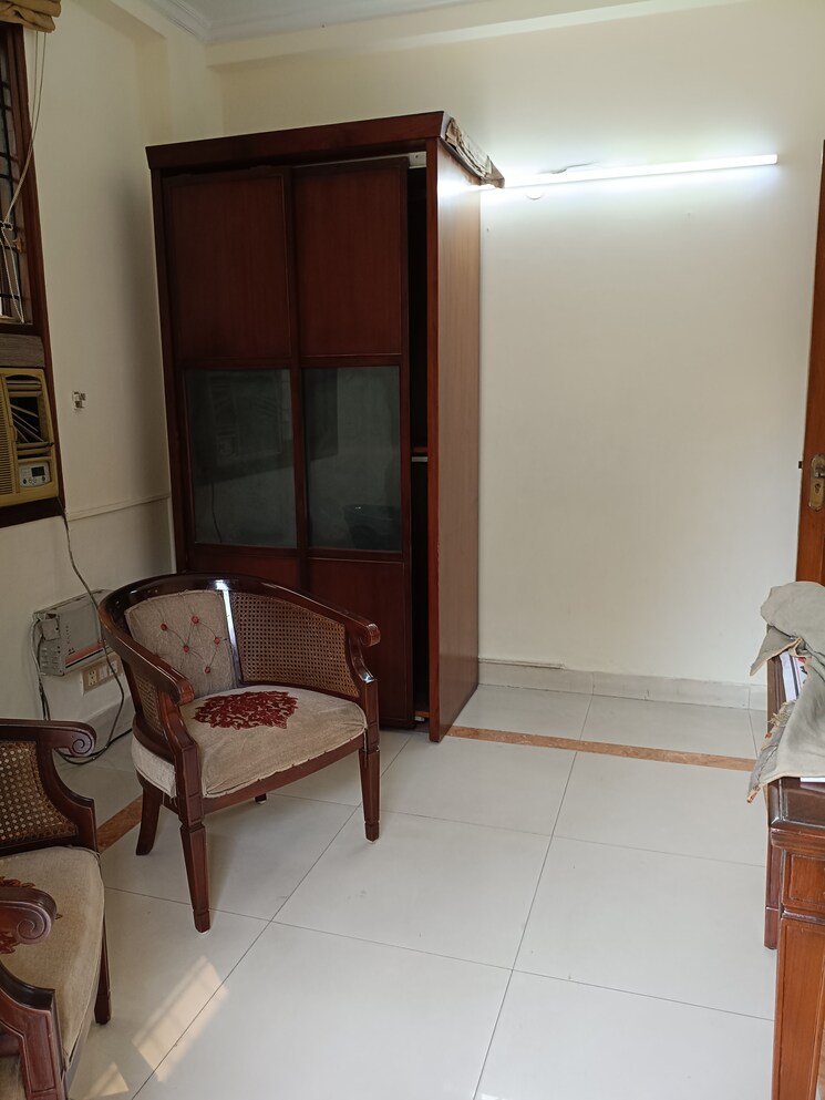 Living Room, new friends colony 6 Bedroom 504 Sq.Yd. Independent House In New Friends Colony Delhi 9438168