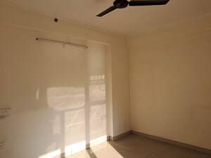 Bathroom in 4 BHK Apartment at Spring Meadows, Tech Zone 4 Greater Noida – for Sale
