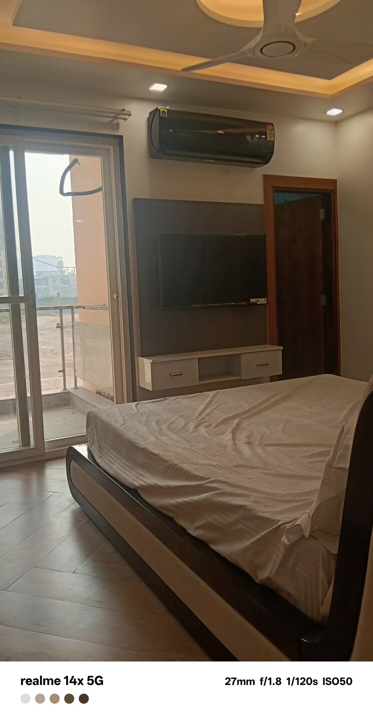 Room, kst-whispering-heights 3 Bedroom 1975 Sq.Ft. Apartment In Sector 88 Faridabad 9438259
