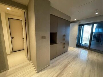 Room in 4 BHK Apartment at Lodha The World Towers World One Tier 2, Worli – for Rent